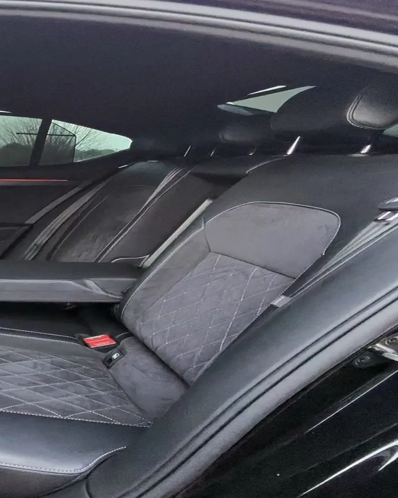 Intérieur confortable d’un véhicule BOUKHARS DRIVER